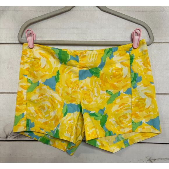 Lilly Pulitzer Shorts Size 6 Yellow Rose Print Back Zipper Preppy Cute Spring - Picture 1 of 7